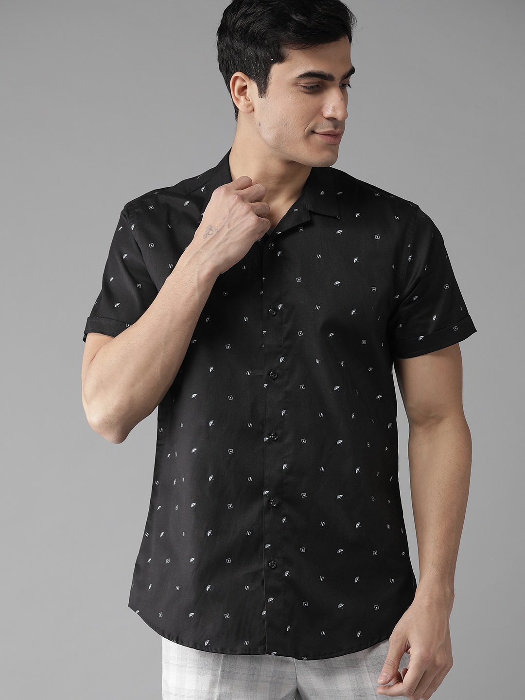 

DENNISON Men Black & Off-White Comfort Slim Fit Printed Casual Shirt