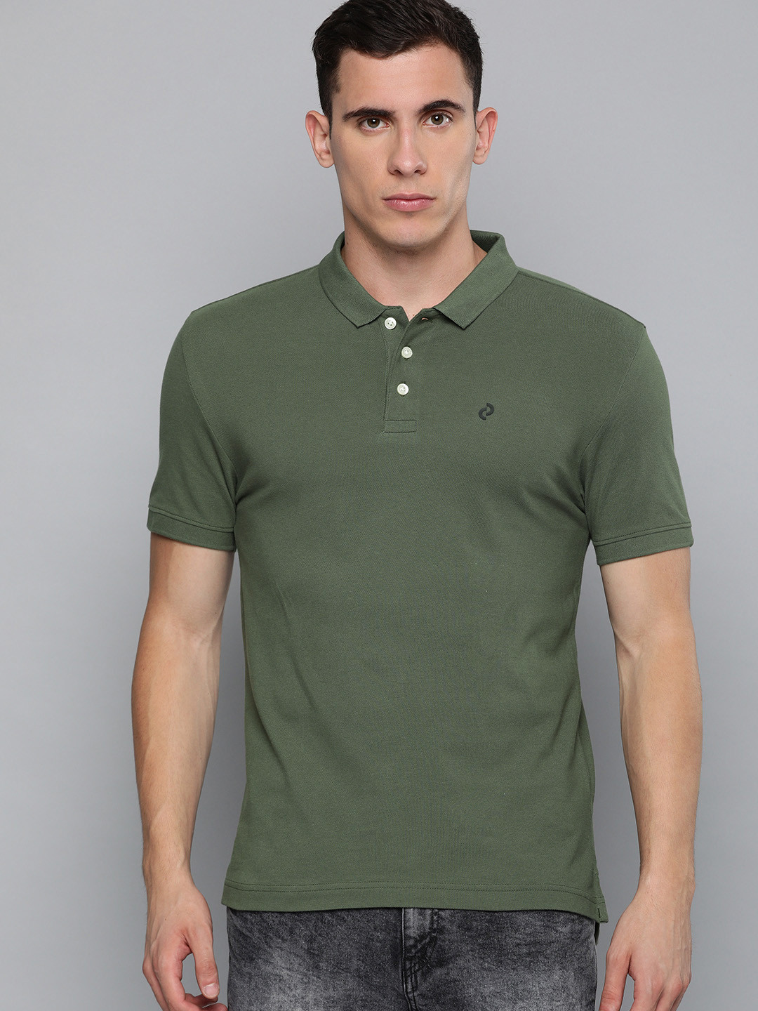 

Denizen From Levis Men Olive Green Solid Polo Collar Pure Cotton T-shirt