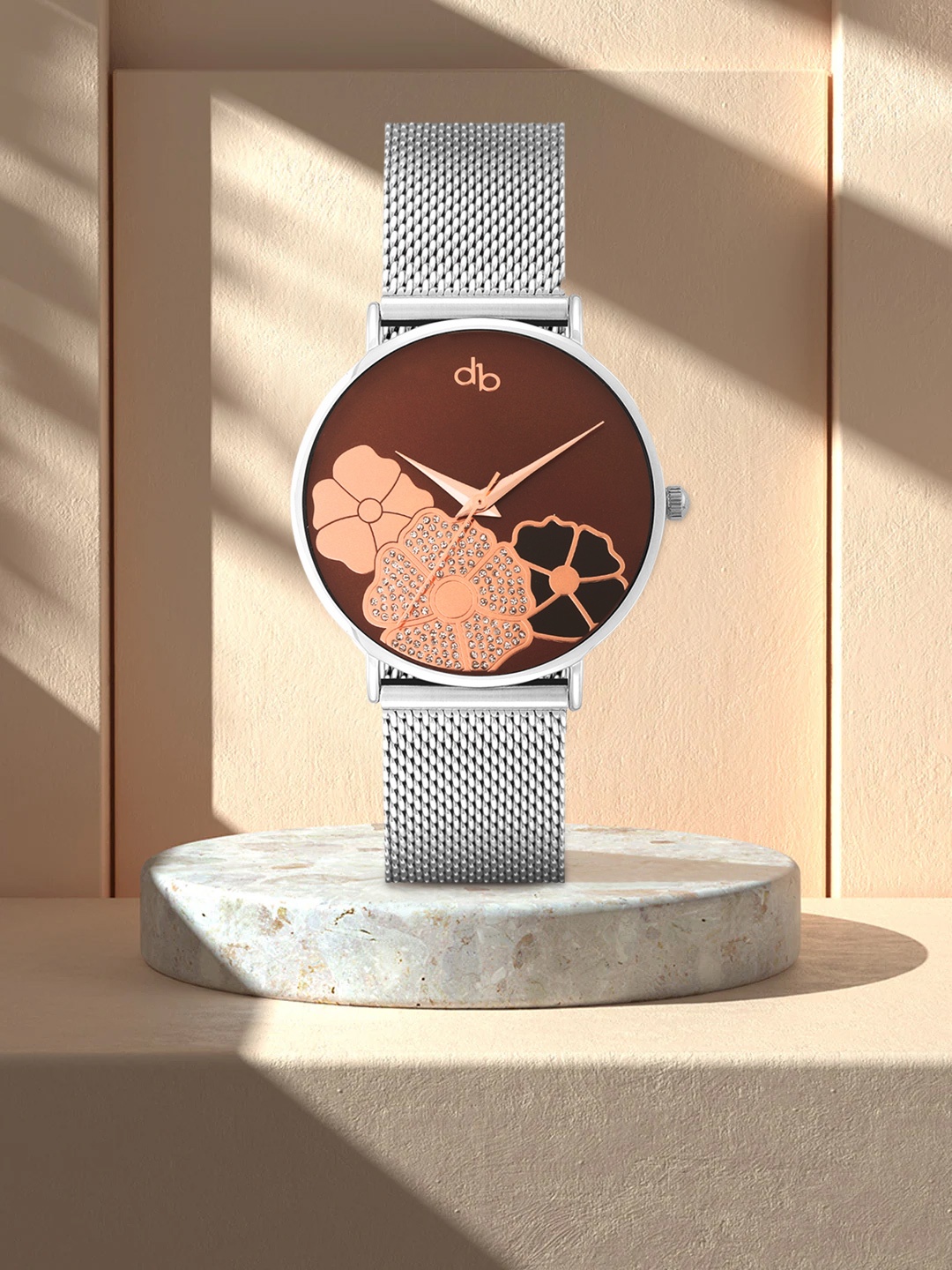 

DressBerry Women Brown Analogue Watch MFB-PN-CHR-S1920