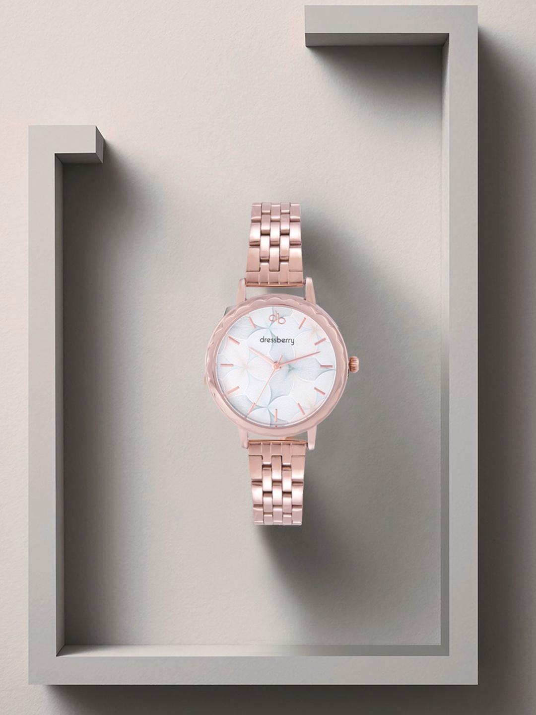 

DressBerry Women Blue & Off-White Printed Analogue Watch MFB-PN-WTH-6358L