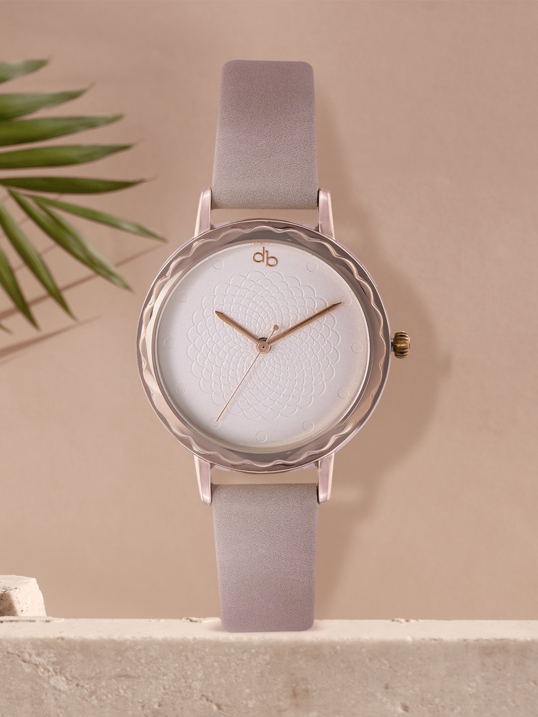 

DressBerry Women Off-White Analogue Watch MFB-PN-WTH-6358L