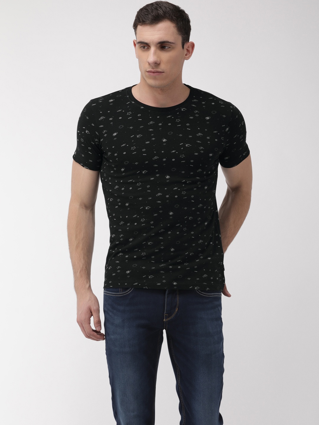 

Flying Machine Men Black White Printed Round Neck Pure Cotton T-shirt