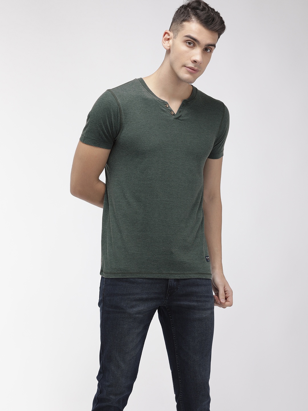 

Flying Machine Men Green Solid Slim Fit Henley Neck T-shirt
