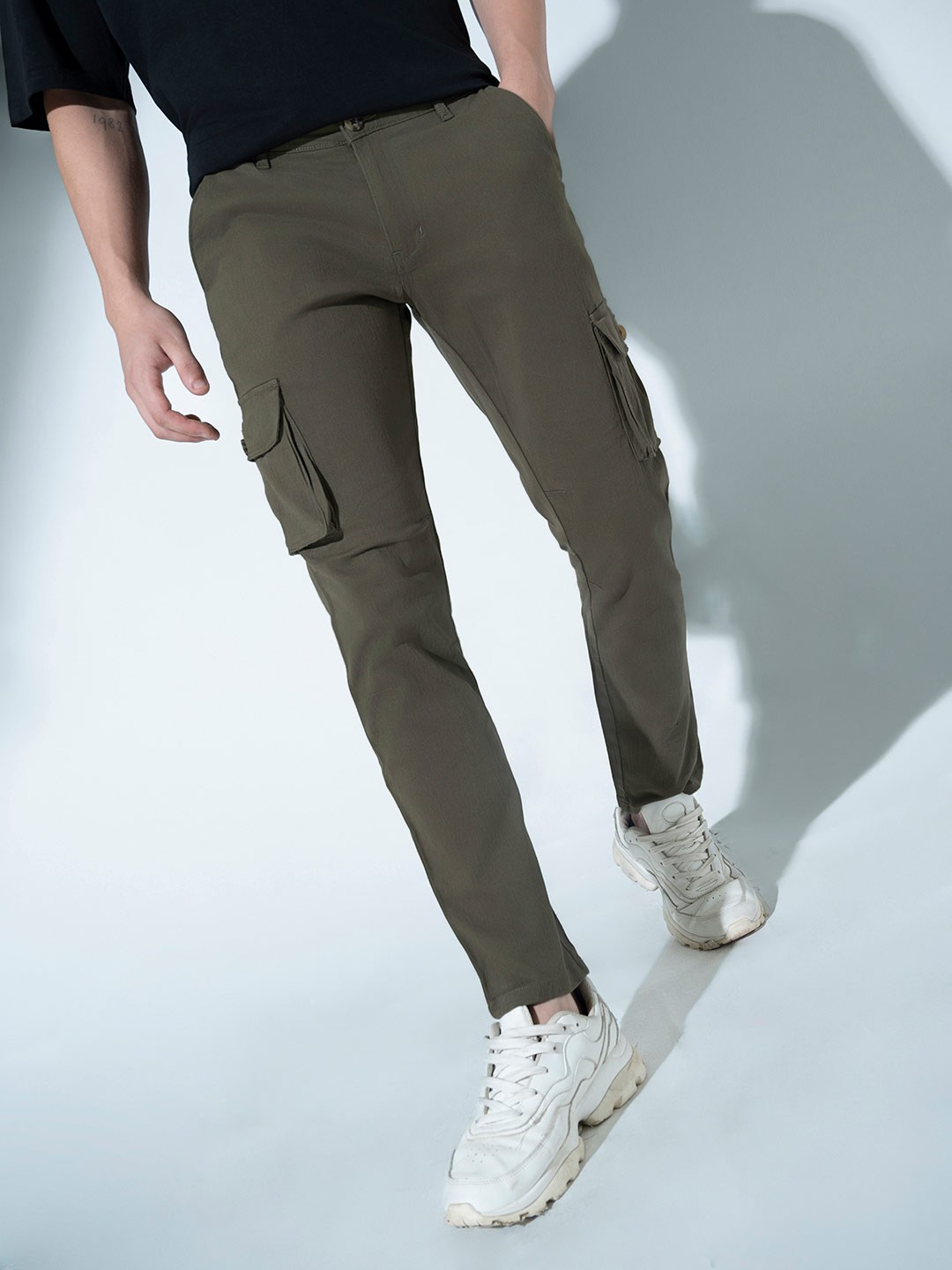 

Hubberholme Men Olive Green Slim Fit Stretchable Solid Cargos