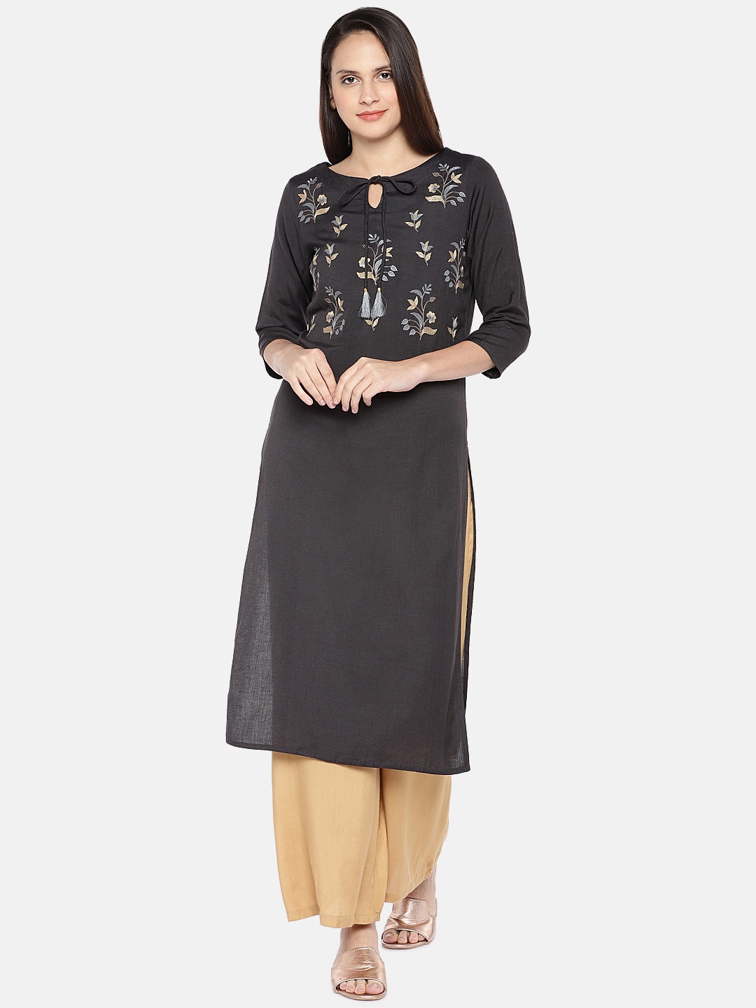 

Vbuyz Women Black Embroidered Straight Kurta