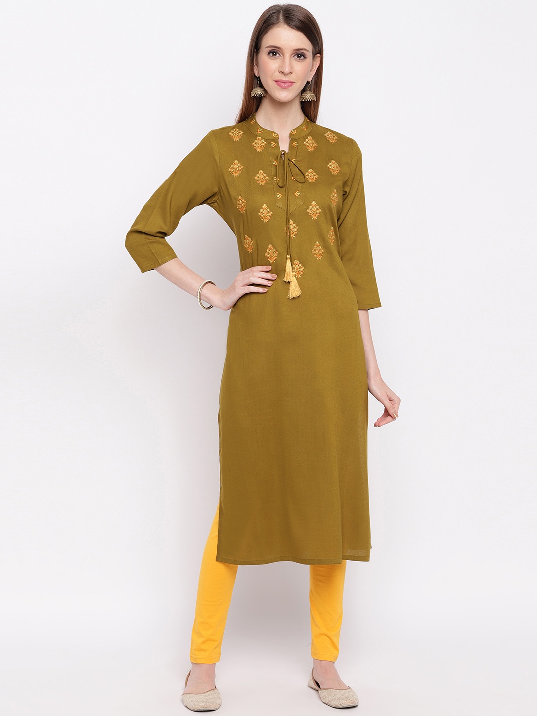 

Vbuyz Women Green Embroidered Straight Kurta