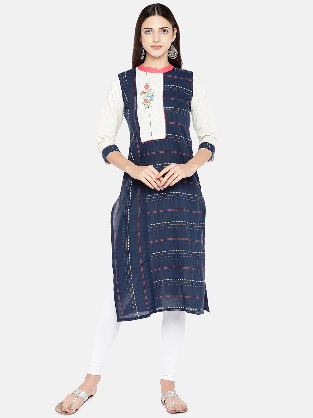 

Vbuyz Women Navy Blue & White Colourblocked Straight Kurta