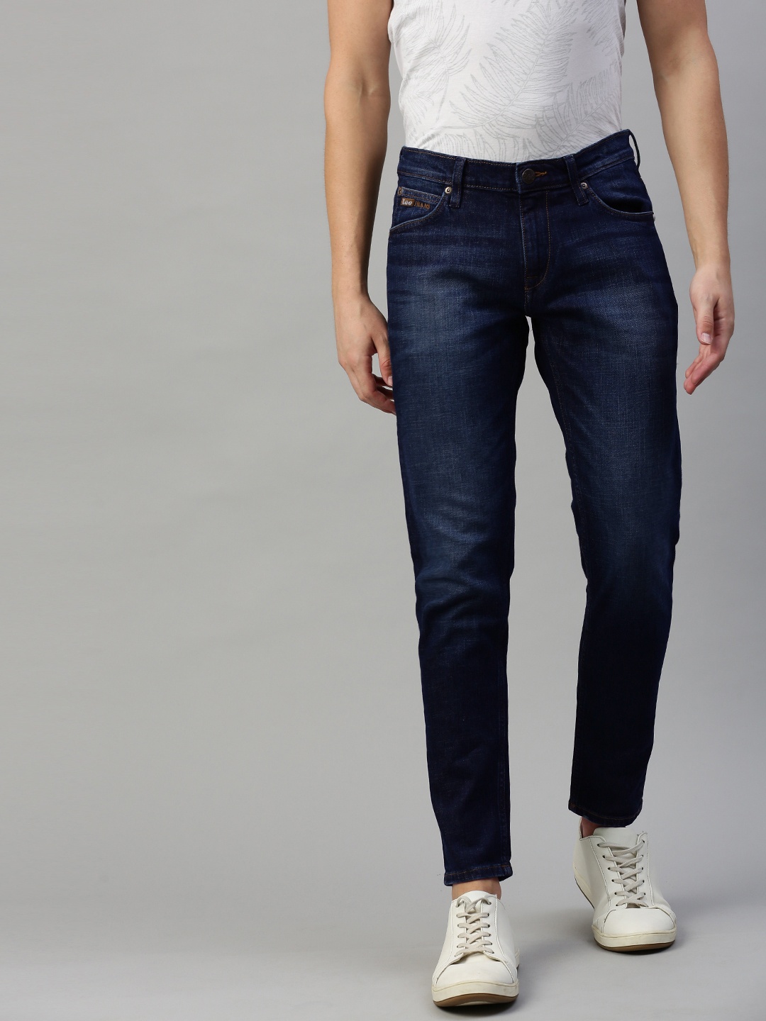 

Lee Men Blue Eric Tapered Fit Low-Rise Clean Look Stretchable Jeans