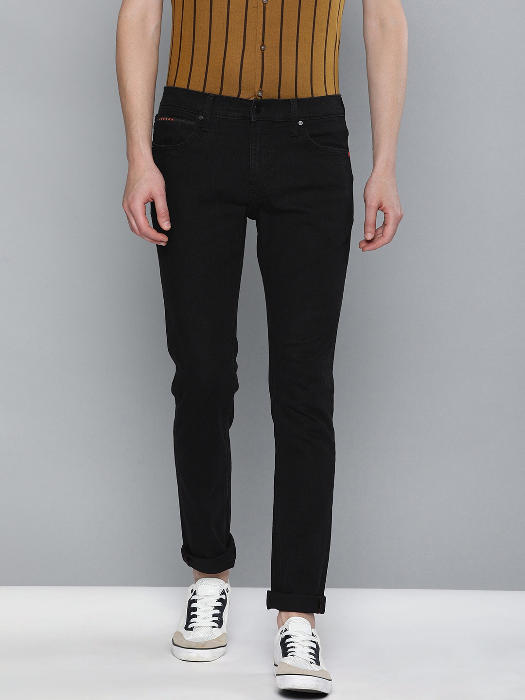 

Lee Men Black Travis Slim Fit Mid-Rise Clean Look Stretchable Jeans