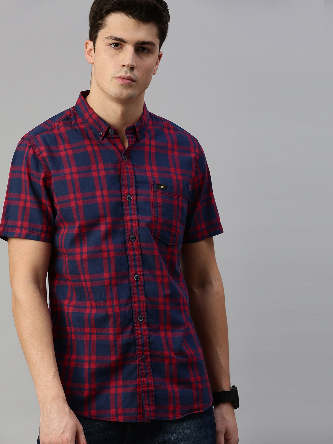 

Lee Men Red & Navy Blue Slim Fit Checked Casual Shirt