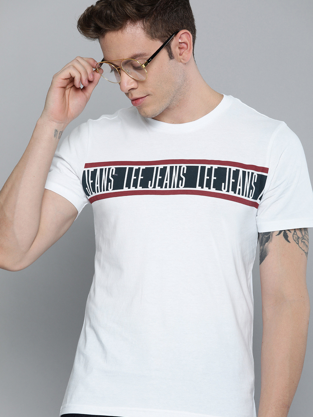 

Lee Men White Printed Round Neck Pure Cotton T-shirt
