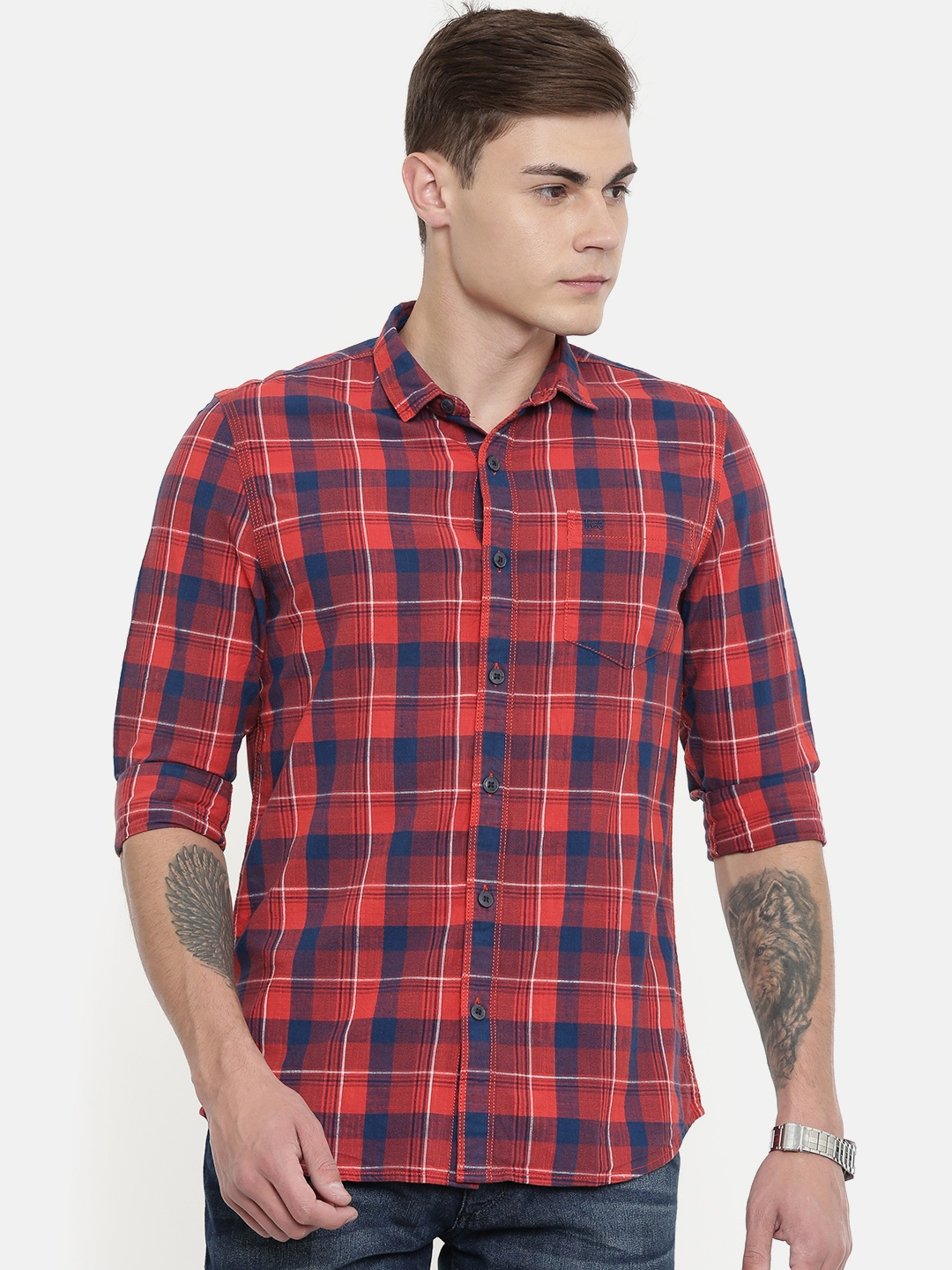 

Lee Men Red & Navy Blue Slim Fit Checked Casual Shirt