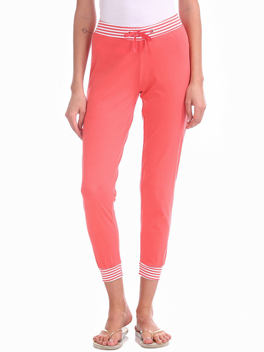 

Sugr Women Pink Solid Lounge capris