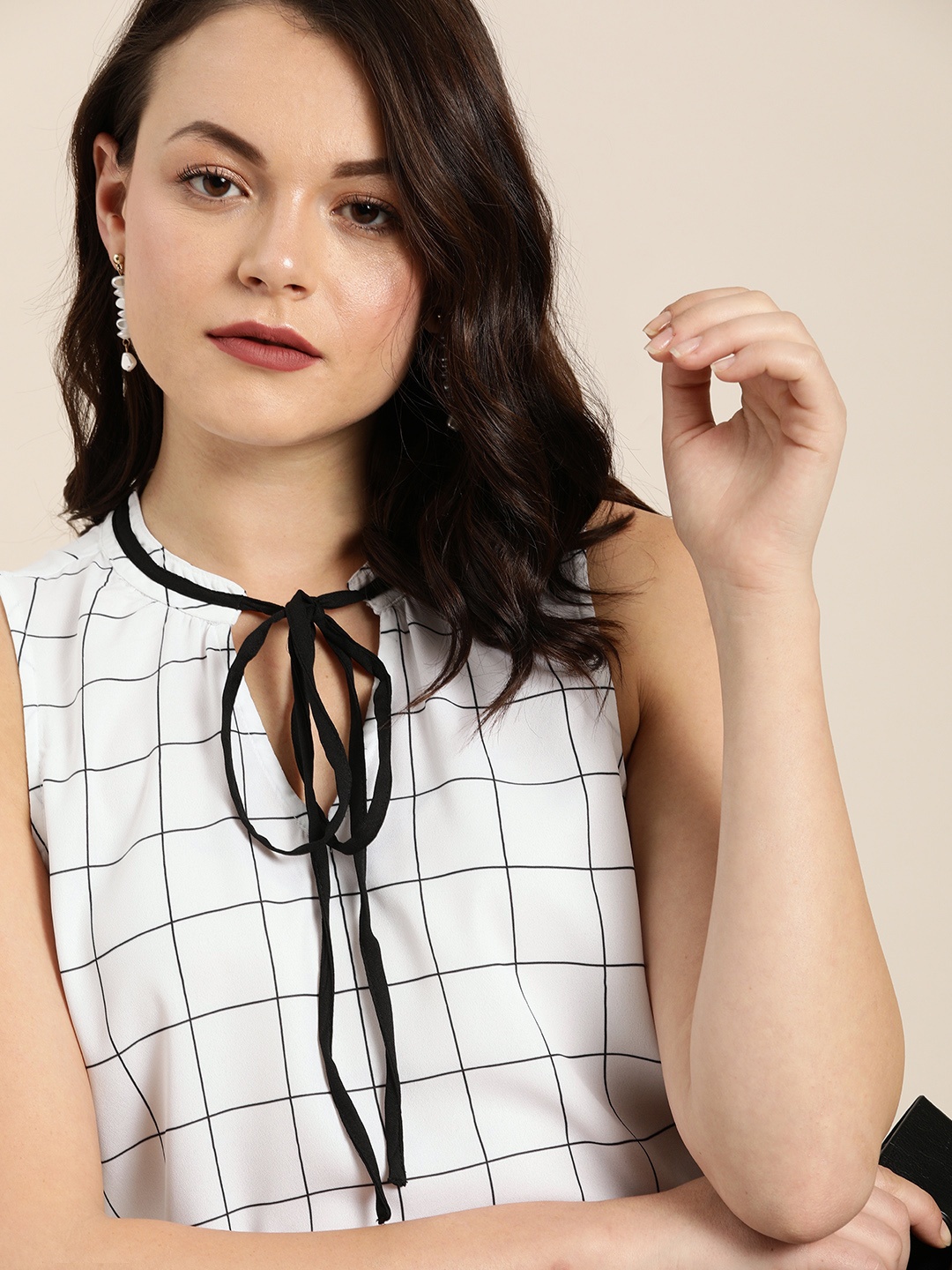 

her by invictus Women White & Black Checked Regular Top