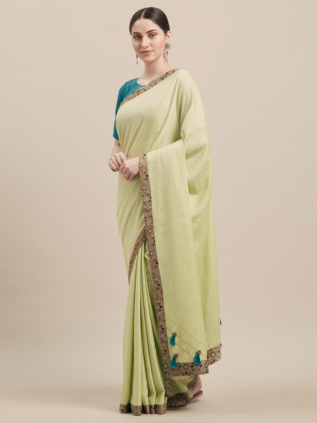 

Kvsfab Green & Blue Silk Blend Embroidered Saree