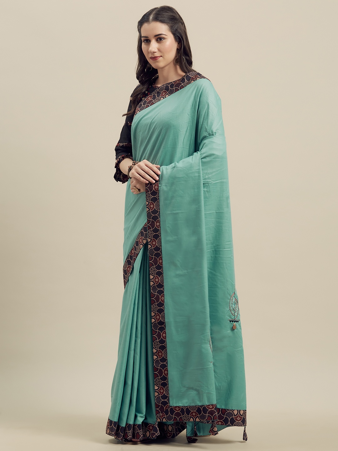 Kvsfab Sea Green & Black Silk Blend Embroidered Saree
