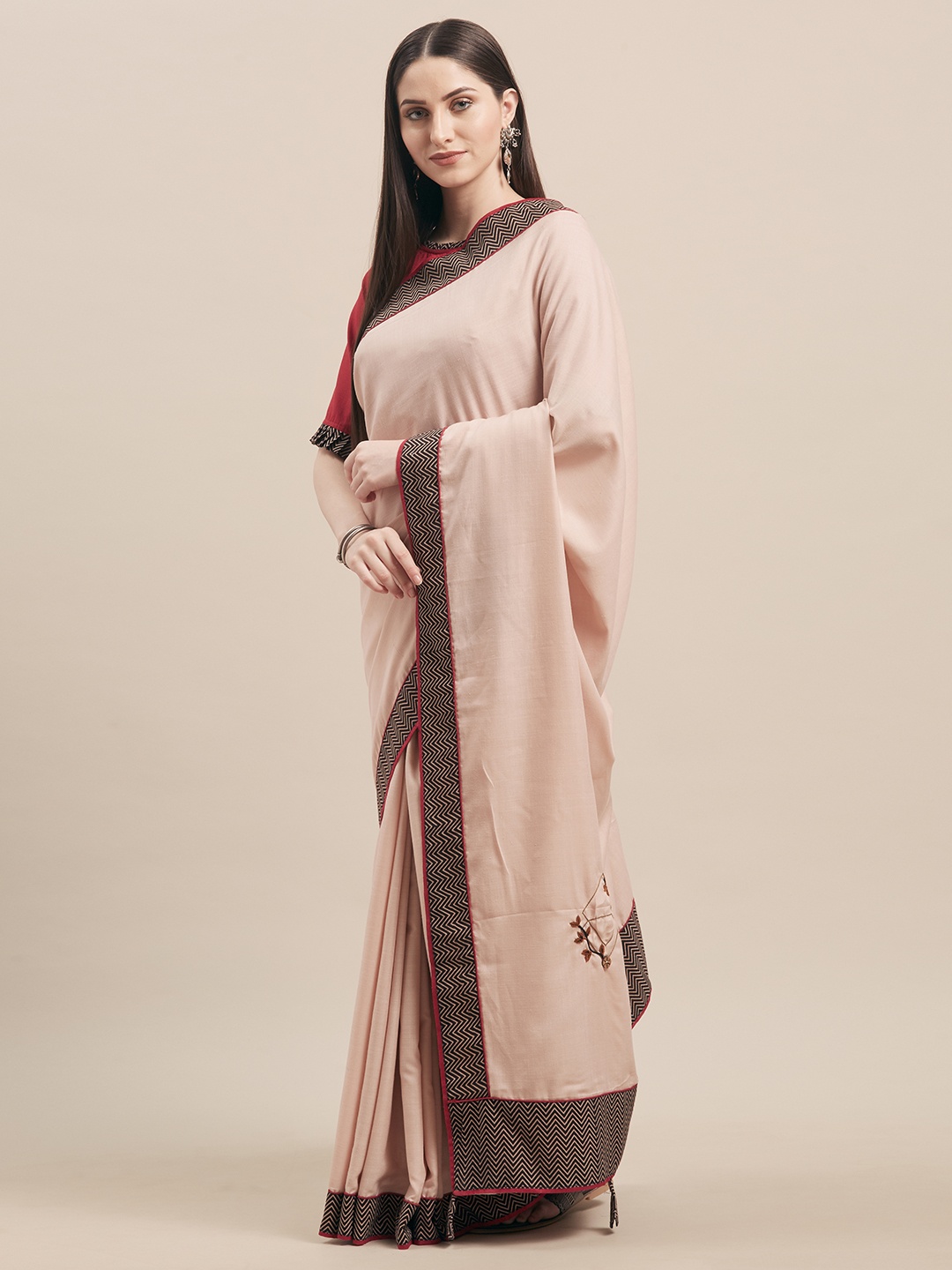 

Kvsfab Pink Embroidered Silk Blend Saree