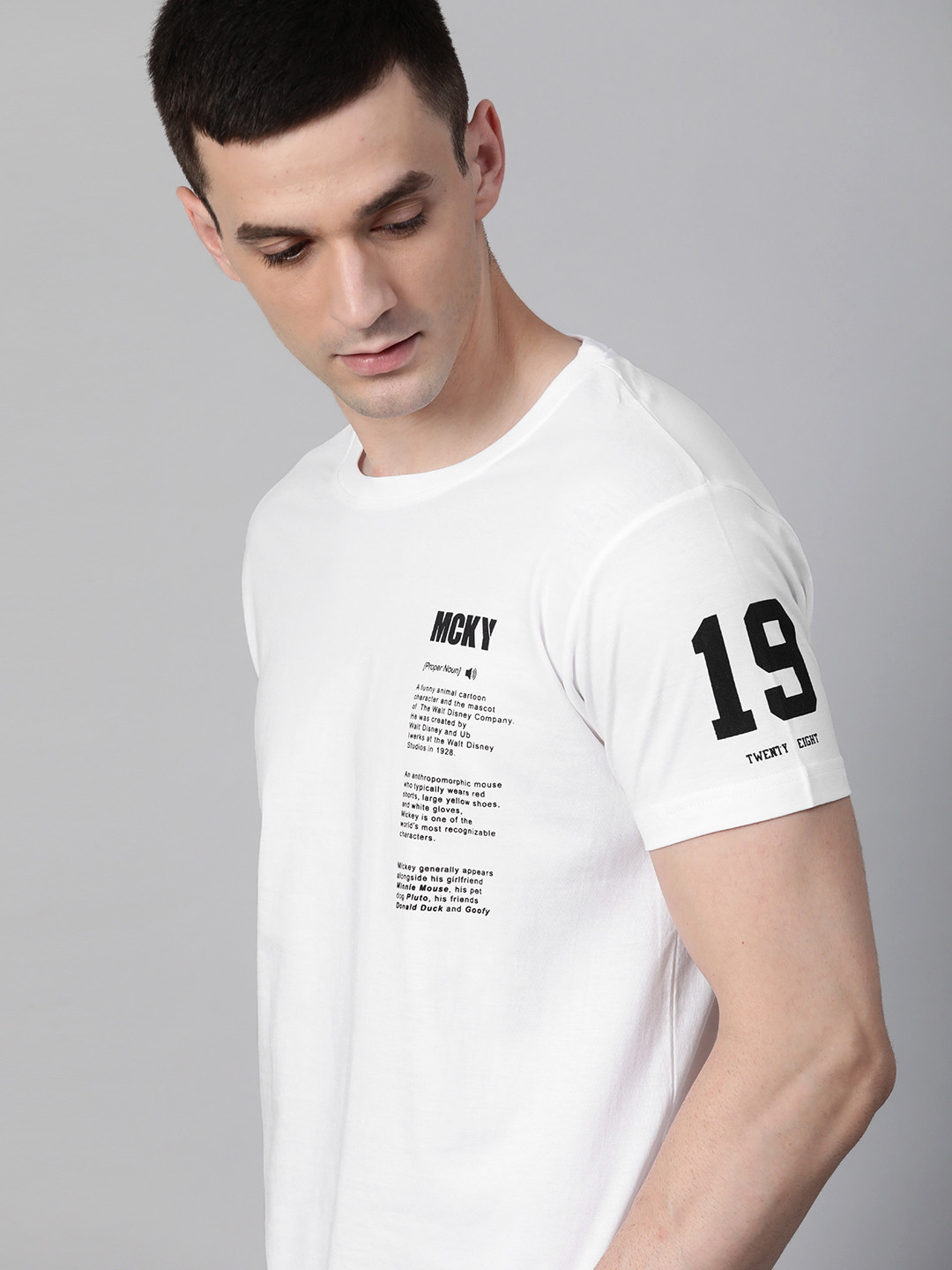 

Kook N Keech Disney Men White Black Mickey Mouse Printed Round Neck Pure Cotton T-shirt