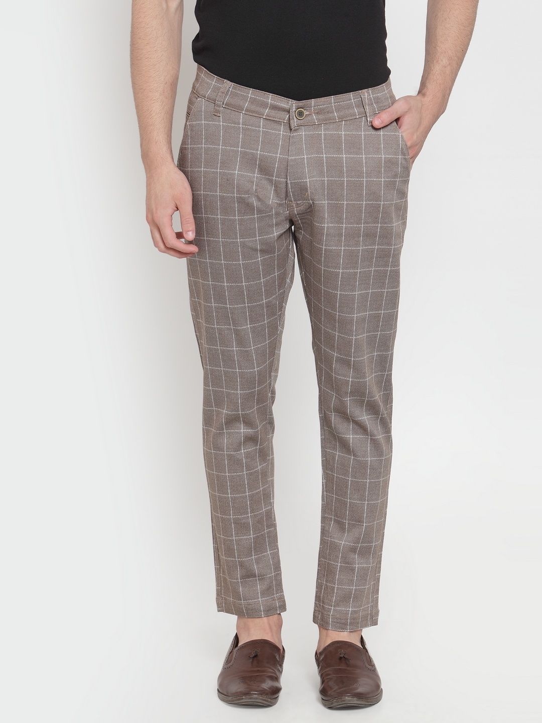 

VOXATI Men Brown & White Slim Fit Checked Chinos