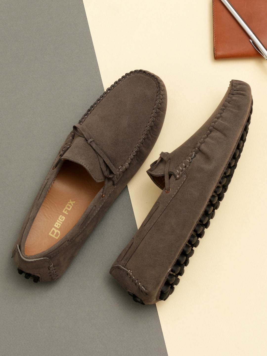 

Big Fox Men Grey Solid Suede Mid-Top Driving Shoes