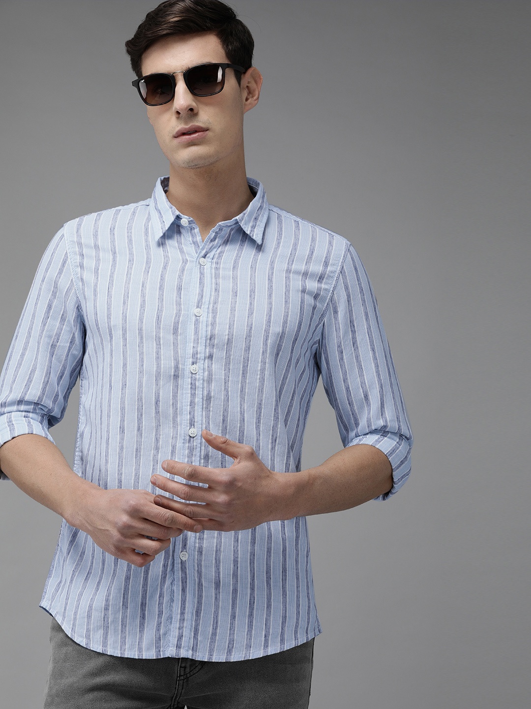 

Pepe Jeans Men Blue & White Regular Fit Striped Casual Shirt