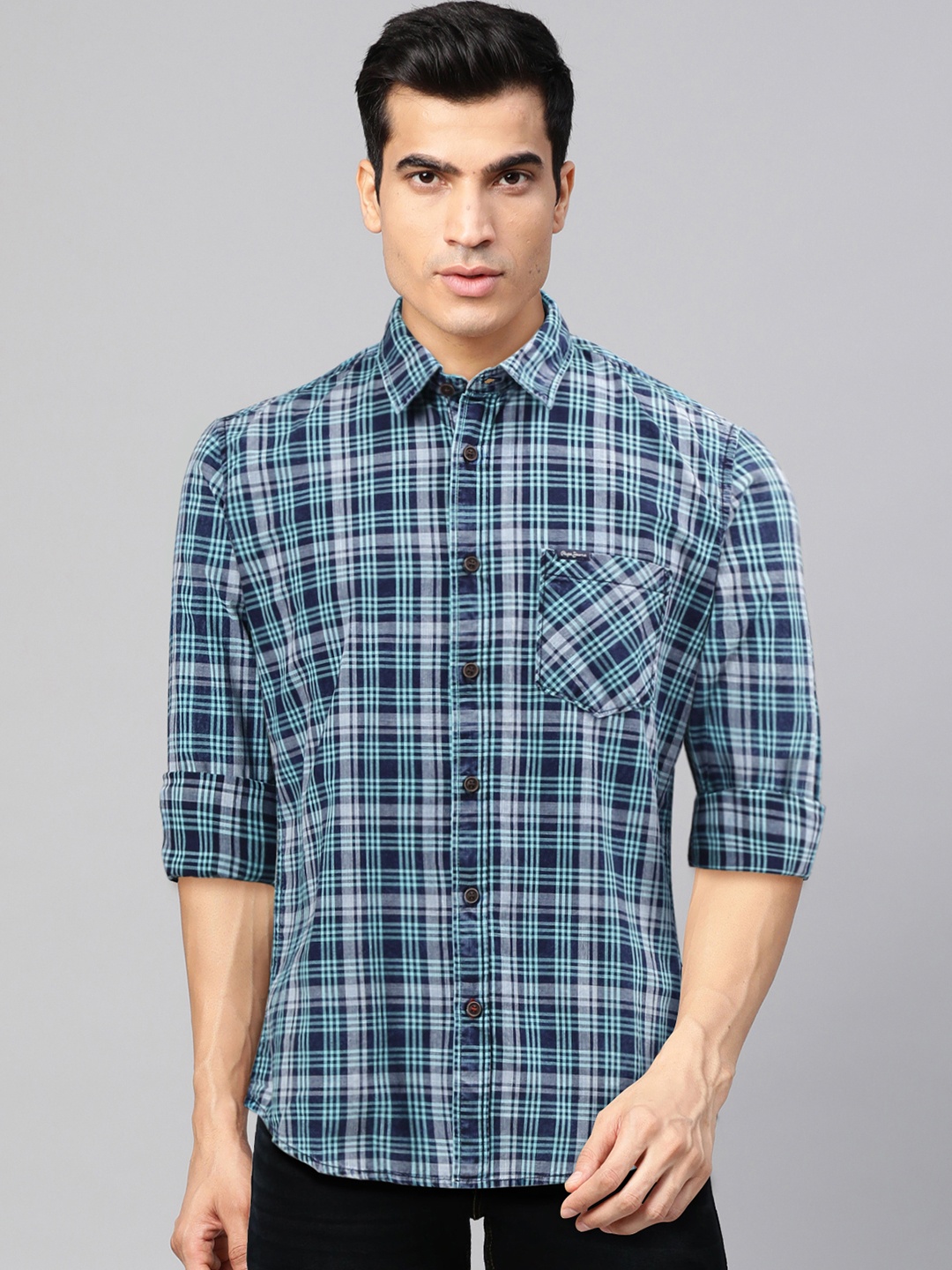 

Pepe Jeans Men Blue & White Regular Fit Checked Casual Shirt