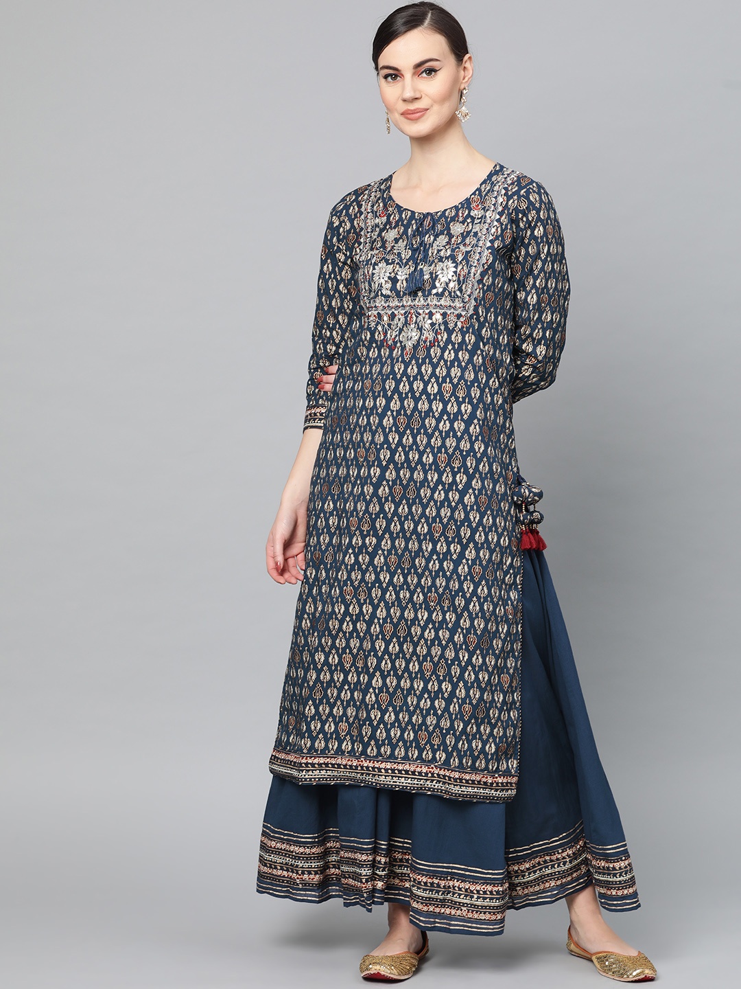 

Ishin Women Navy Blue & Golden Block Printed Kurta with Palazzos