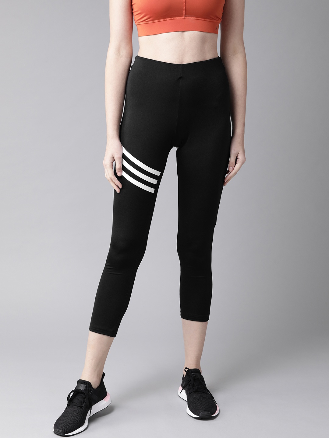 

Hubberholme Women Black Solid Slim Fit Cropped Tights