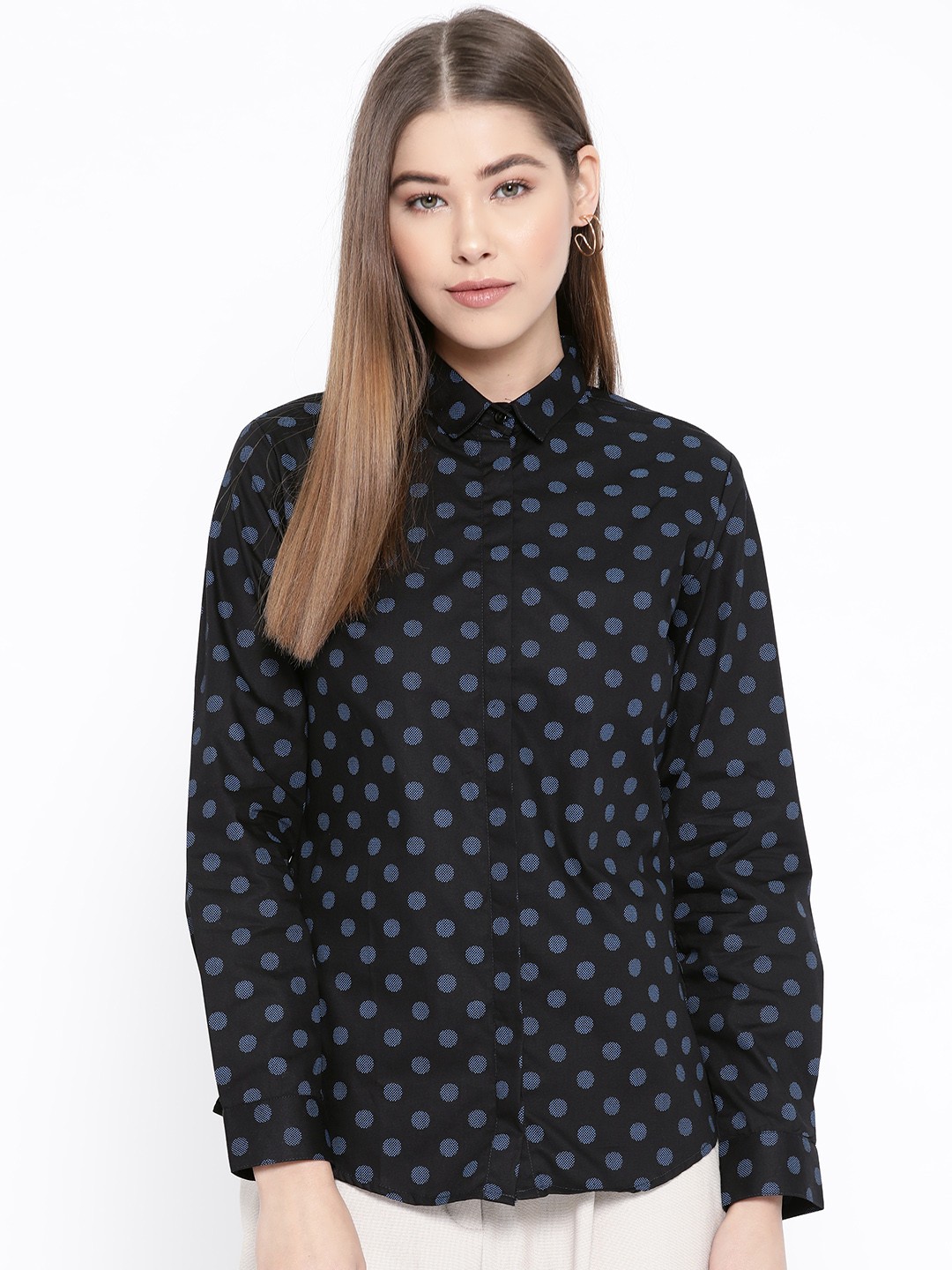 

Hancock Women Black & Blue Slim Fit Printed Formal Shirt