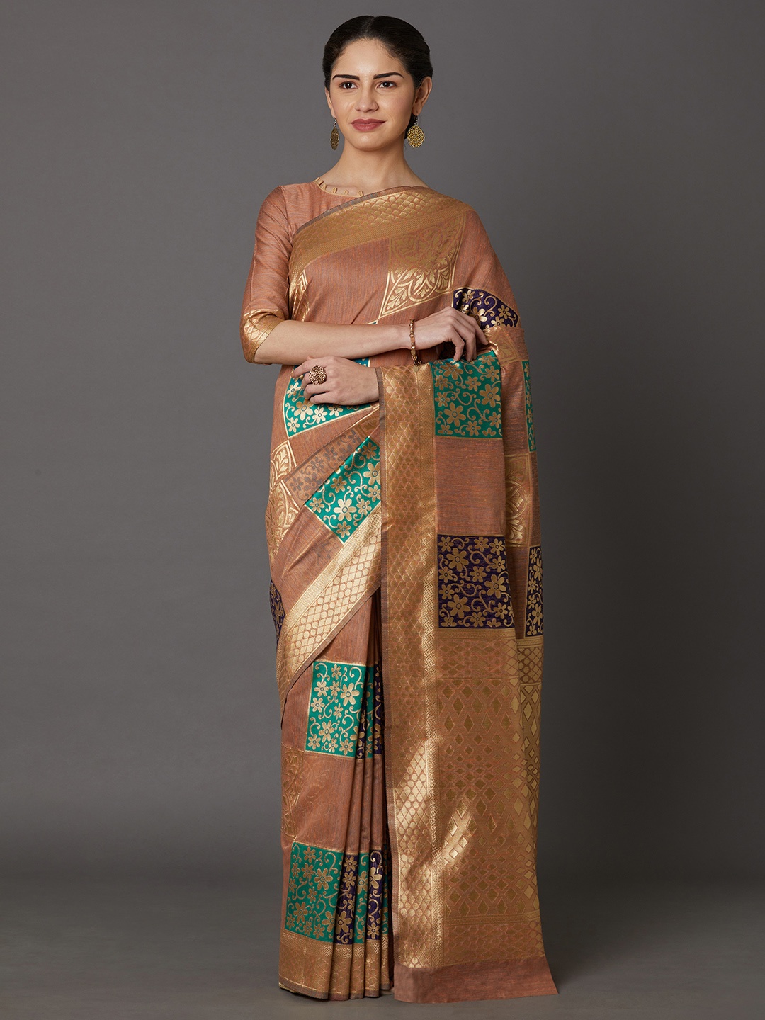 

Mitera Tan Brown Silk Blend Woven Design Kanjeevaram Saree