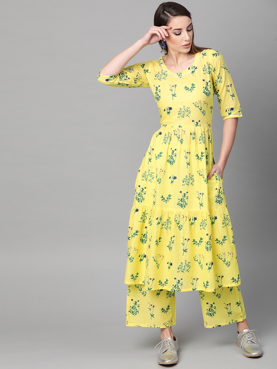 

GERUA Women Yellow & Green Printed Kurta with Palazzos