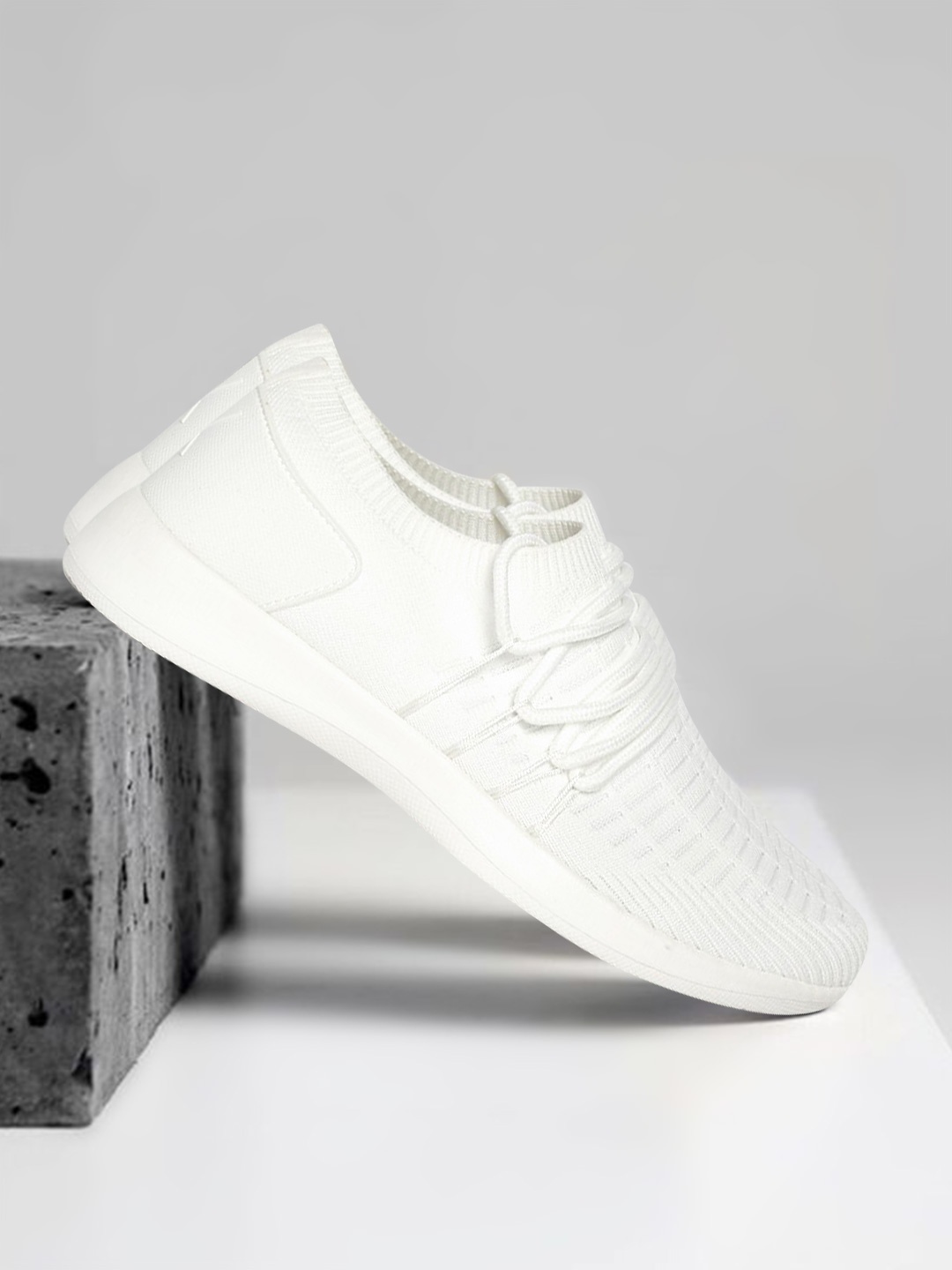 

HRX by Hrithik Roshan Women White Athleisure Shoe