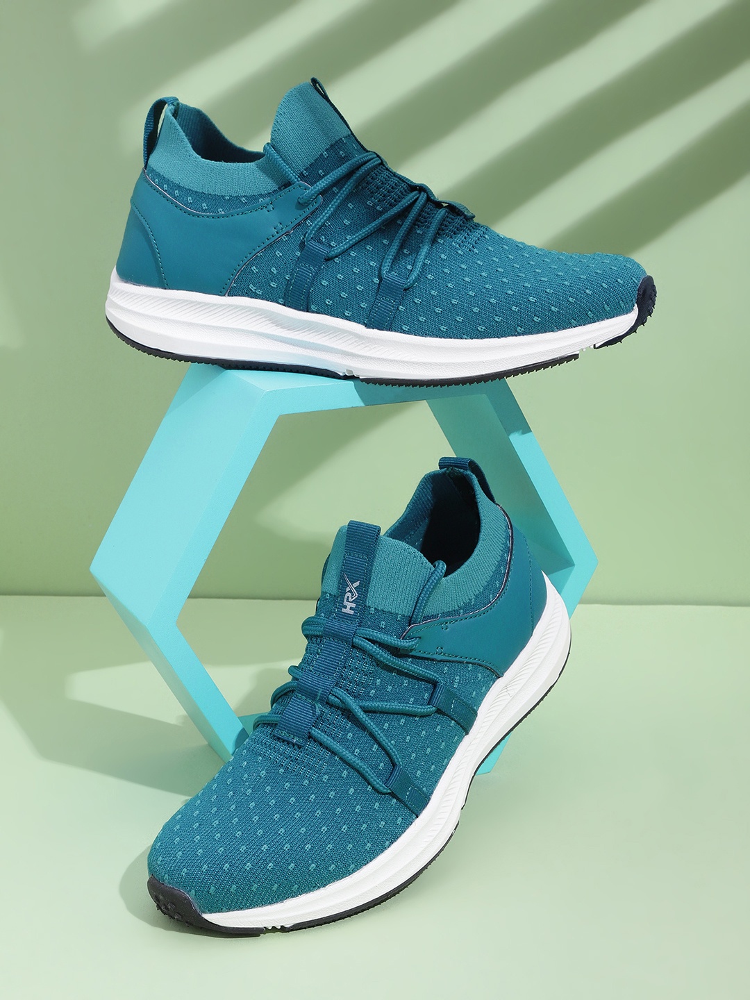 

HRX by Hrithik Roshan Women Teal Blue Front Runner Shoes