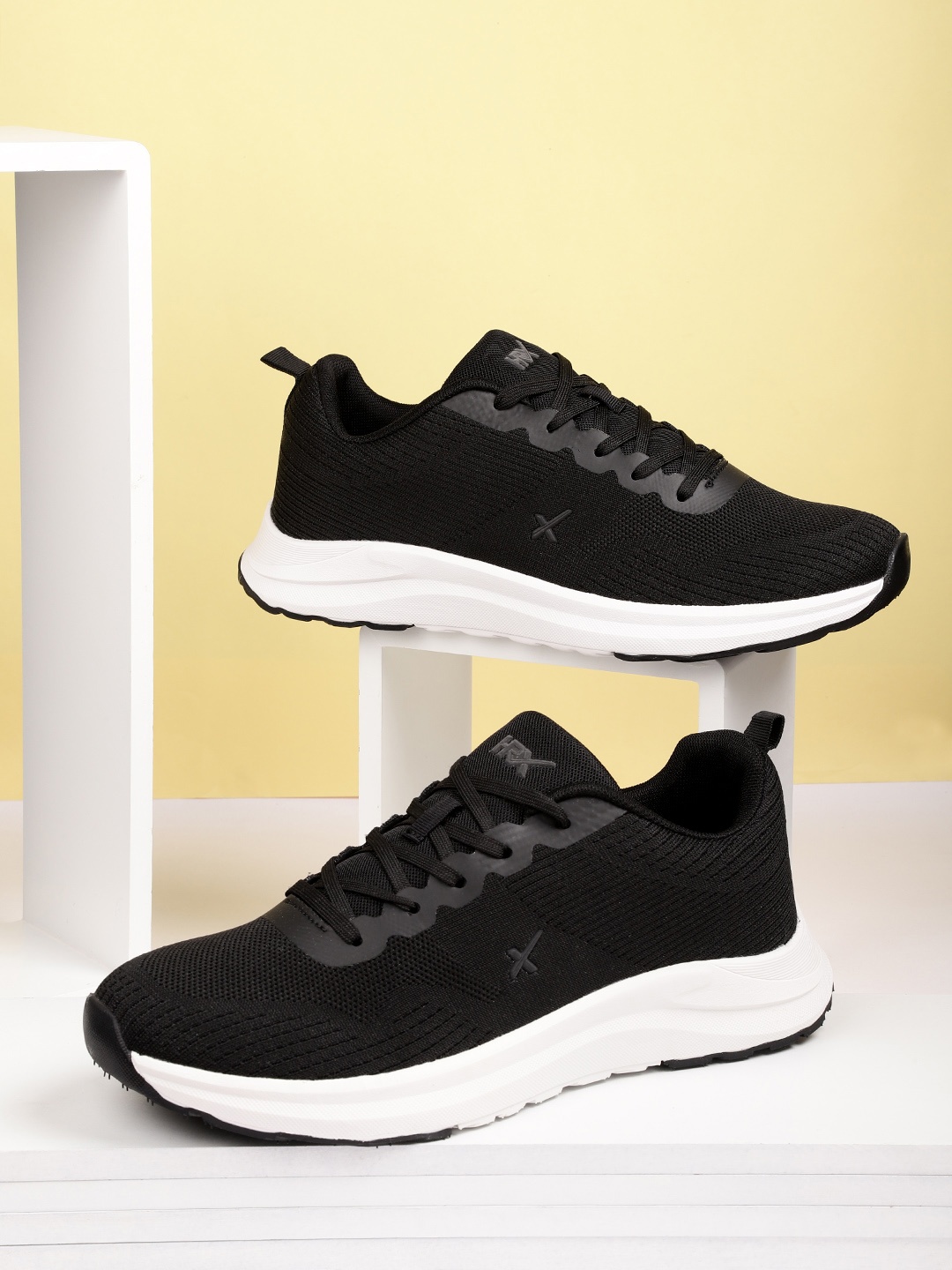 

HRX by Hrithik Roshan Men Front Runner Shoe, Black