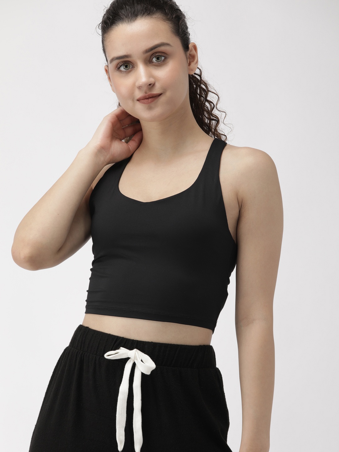 

FOREVER 21 Women Black Solid Racer-back Fitted Crop Top