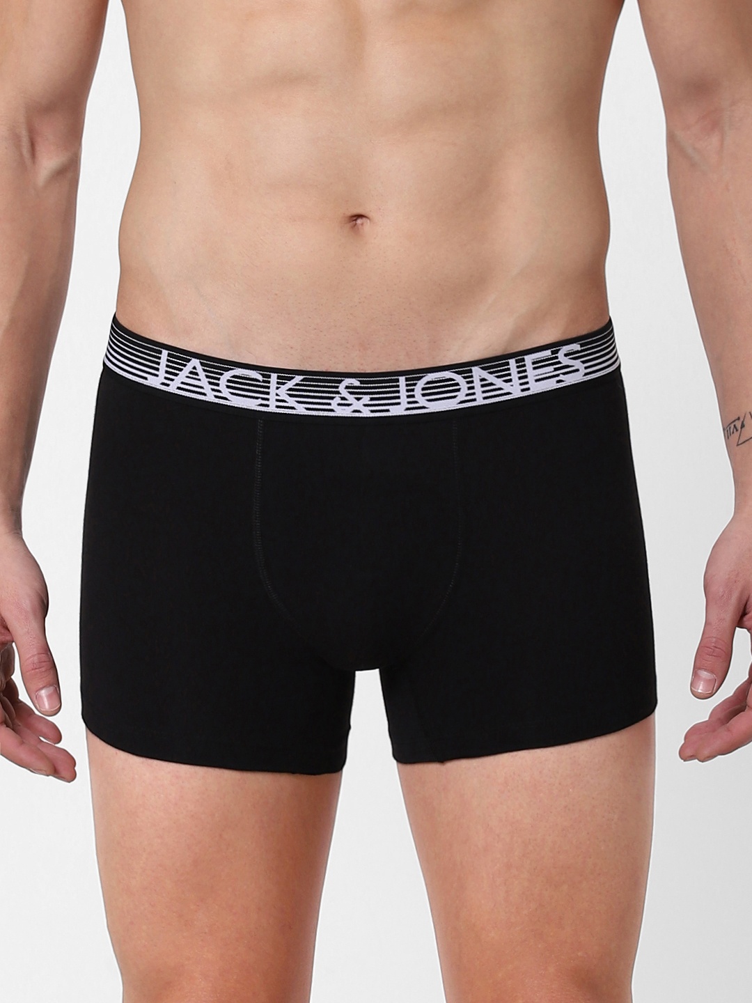 

Jack & Jones Men Black Solid Trunks 2114353001