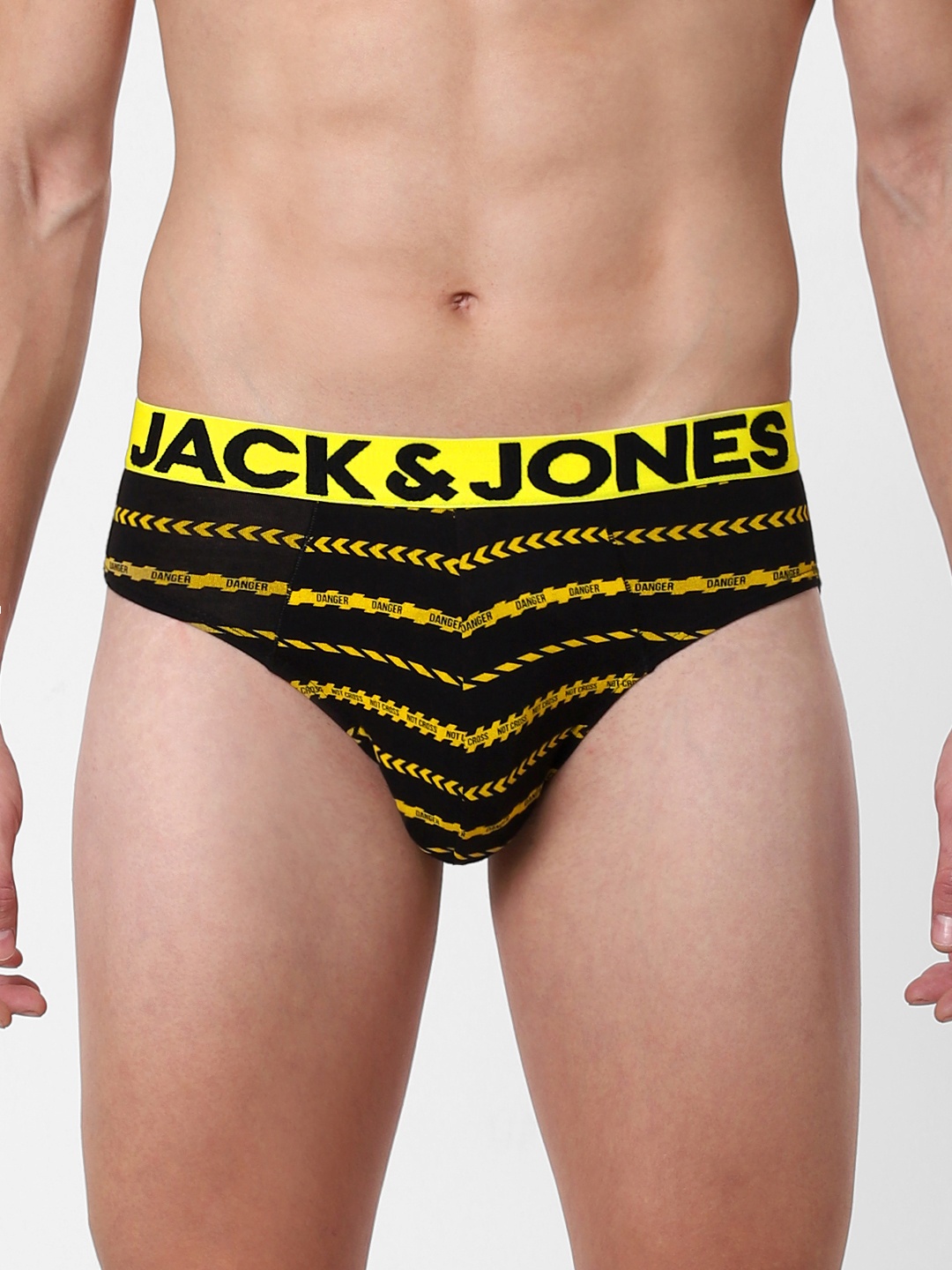 

Jack & Jones Men Black & Yellow Printed Briefs 2114342001
