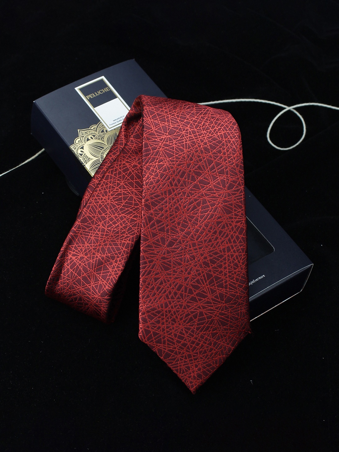 

PELUCHE Red Printed Broad Tie