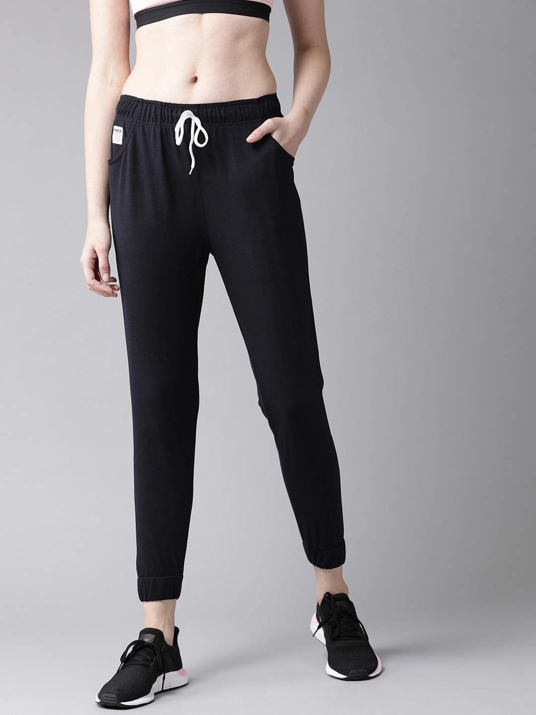 

Hubberholme Women Navy Blue Solid Slim Fit Cropped Joggers