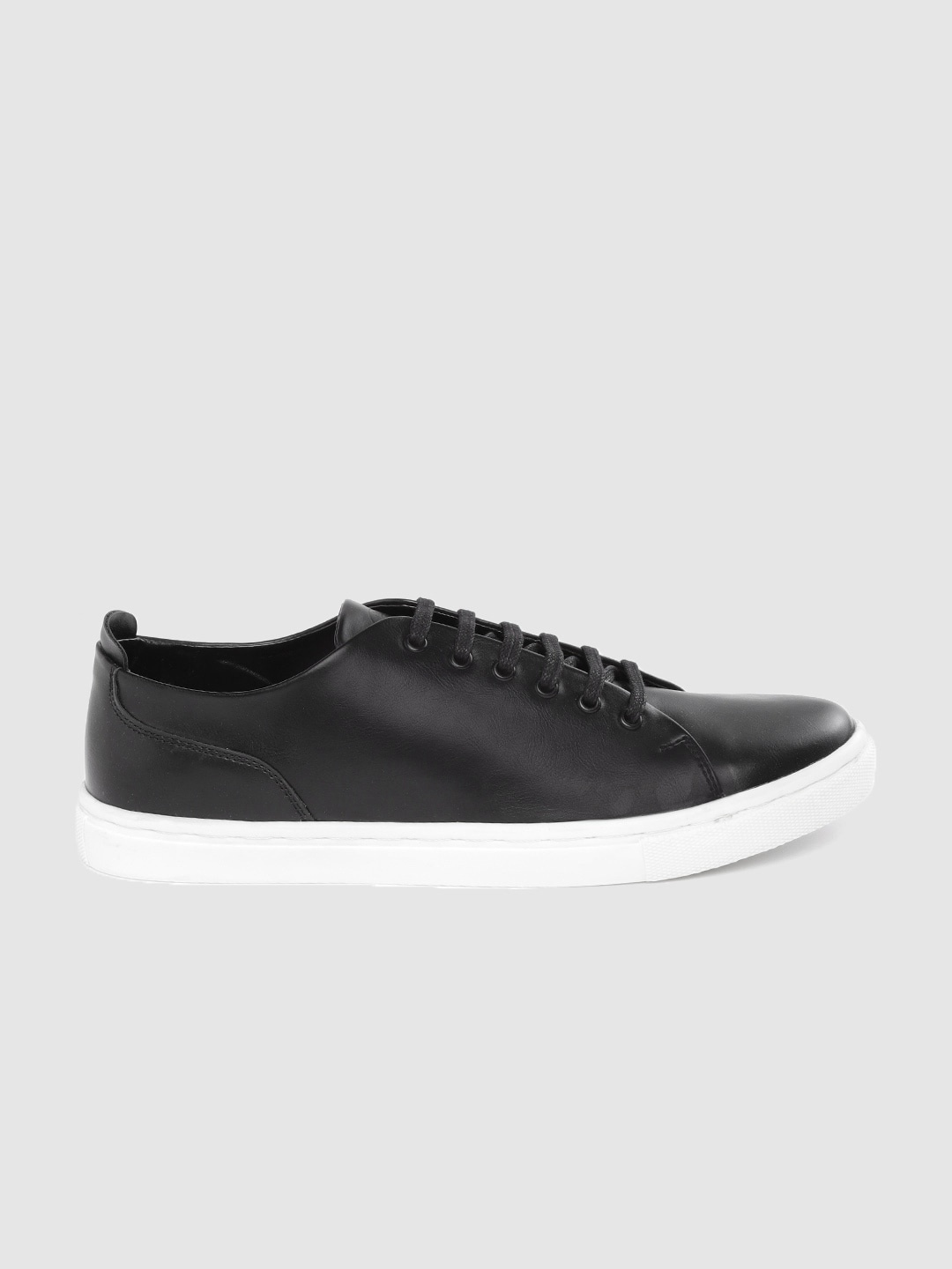 

Roadster Men Black Solid Sneakers