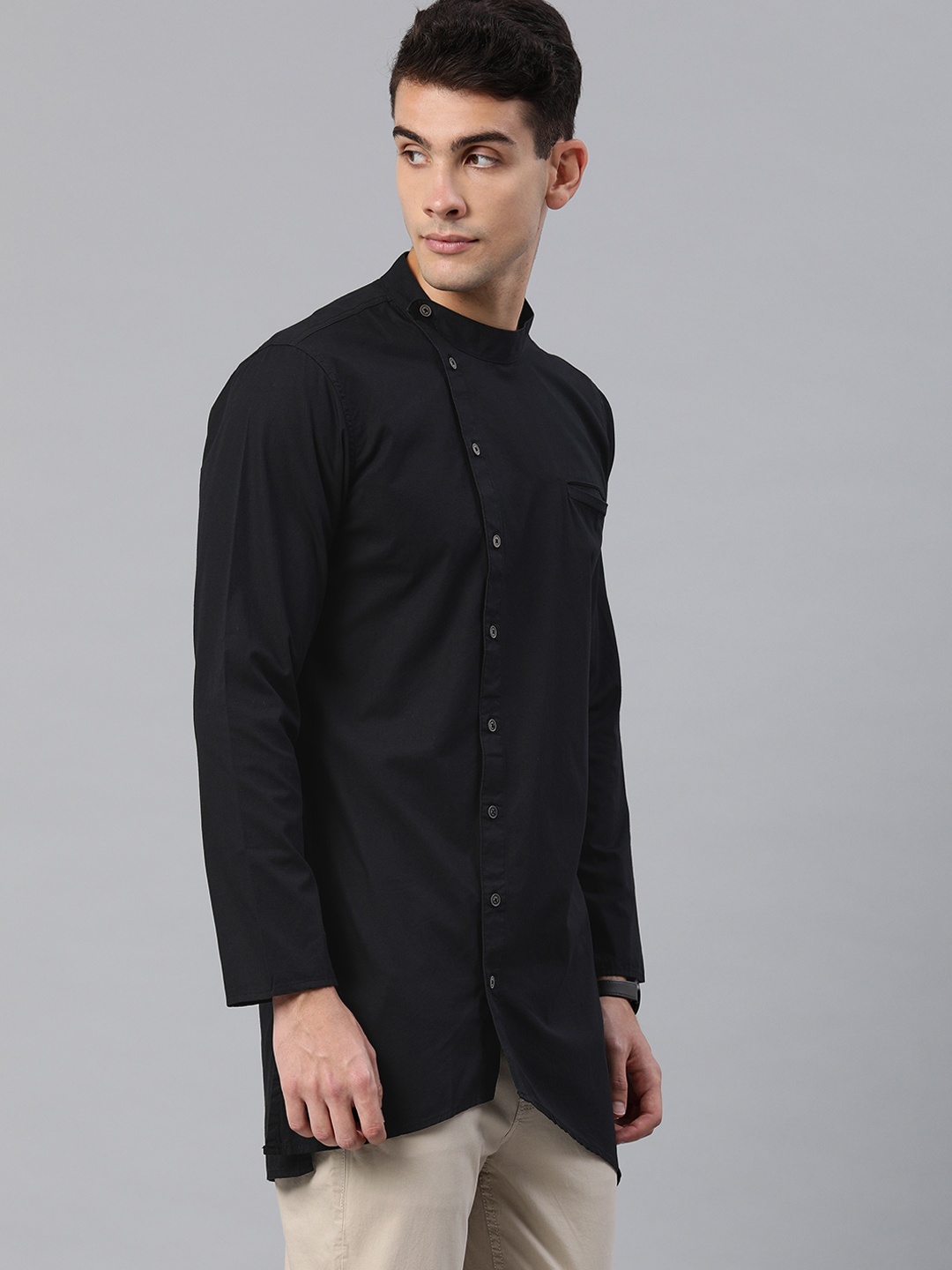 

IVOC Men Black Solid Asymmetric Hemline Straight Kurta