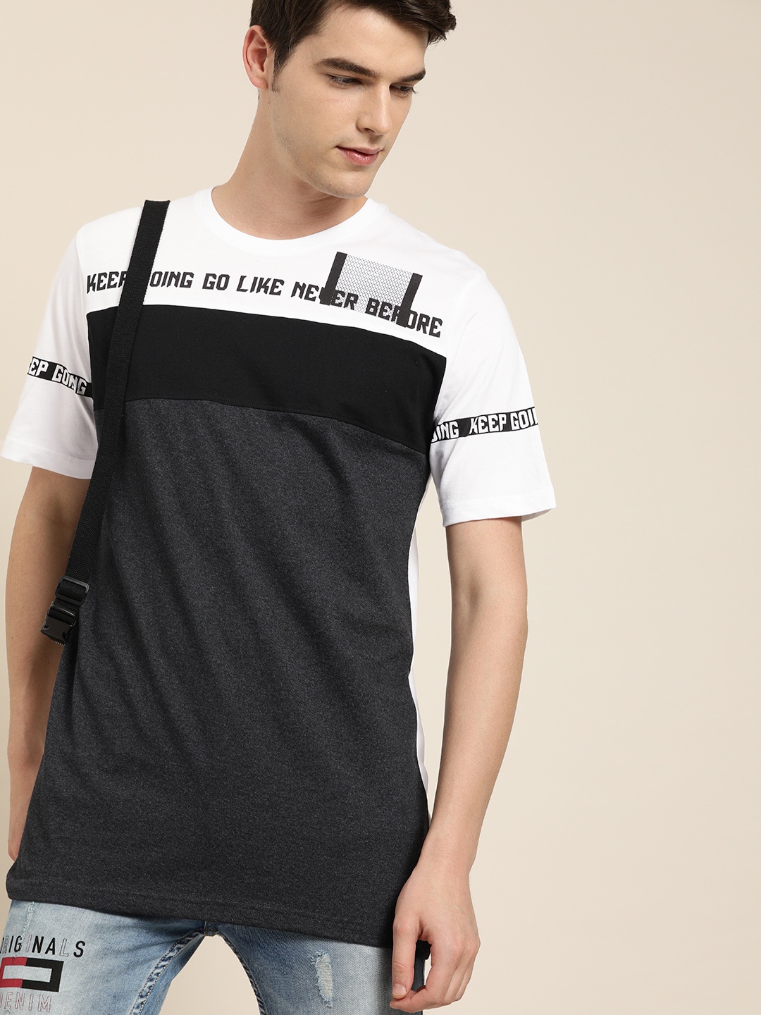 

Moda Rapido Men White Charcoal Grey Colourblocked Round Neck Pure Cotton T-shirt with Printed Detail