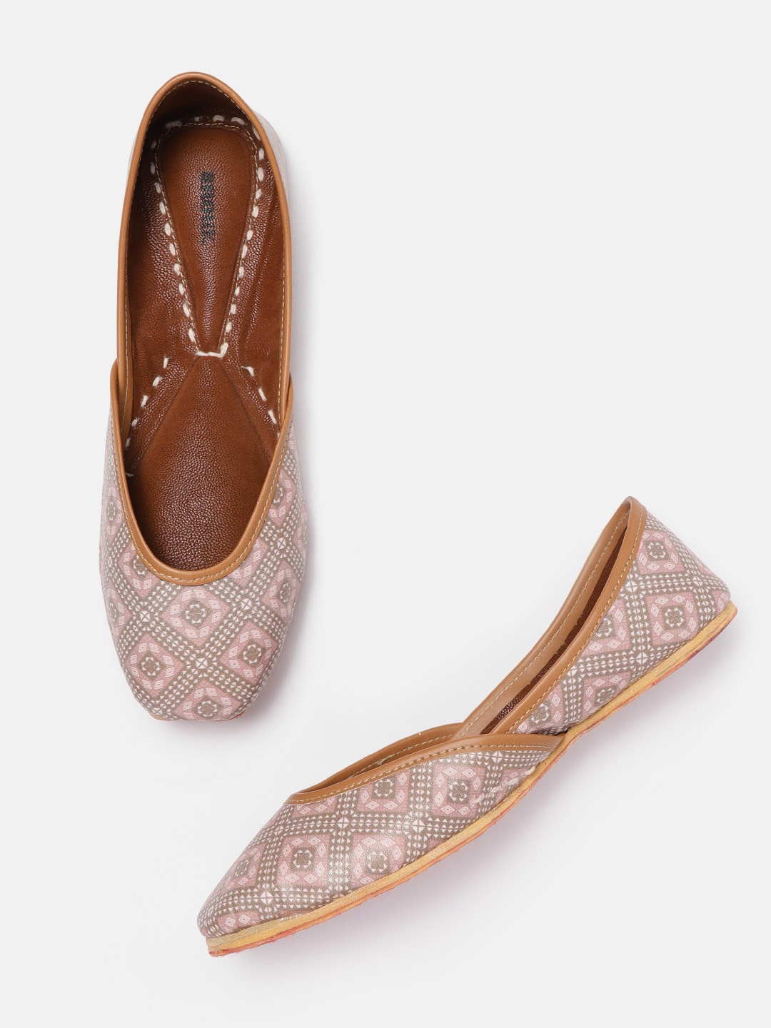 

Anouk Women Dusty Pink & Brown Printed Mojaris