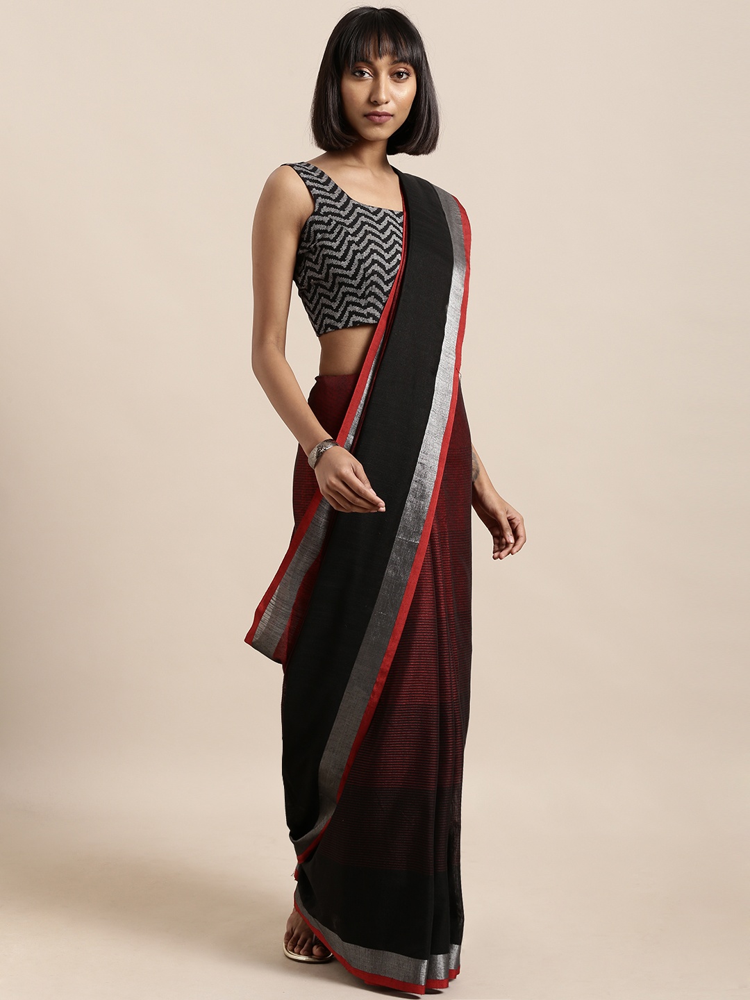 

VASTRANAND Black & Red Pure Classic Shaded Angolla Linen Saree