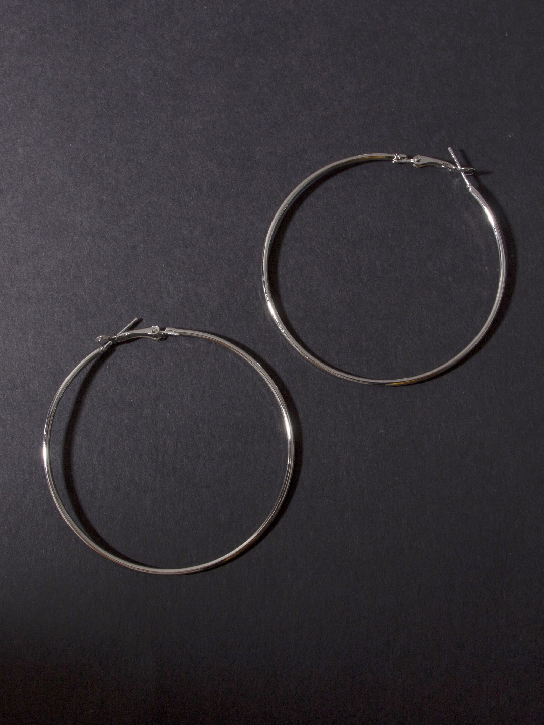 

AccessHer Silver-Plated Oval Hoop Earrings