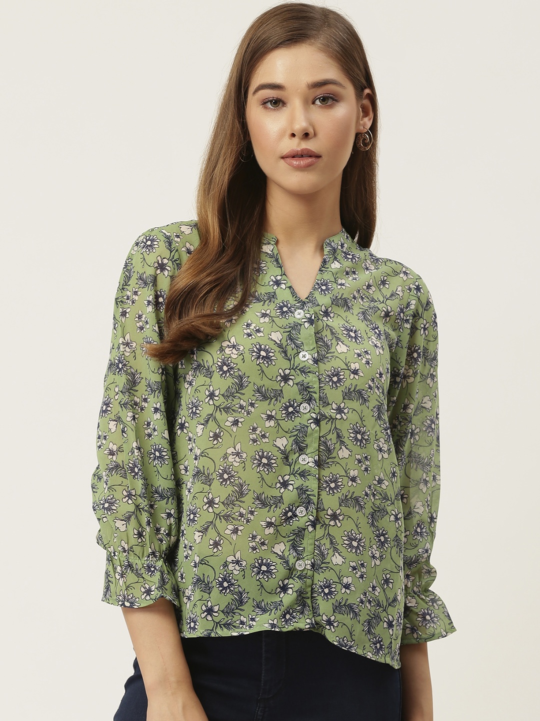 

DressBerry Women Green and White Regular Fit Floral Printed Casual Shirt