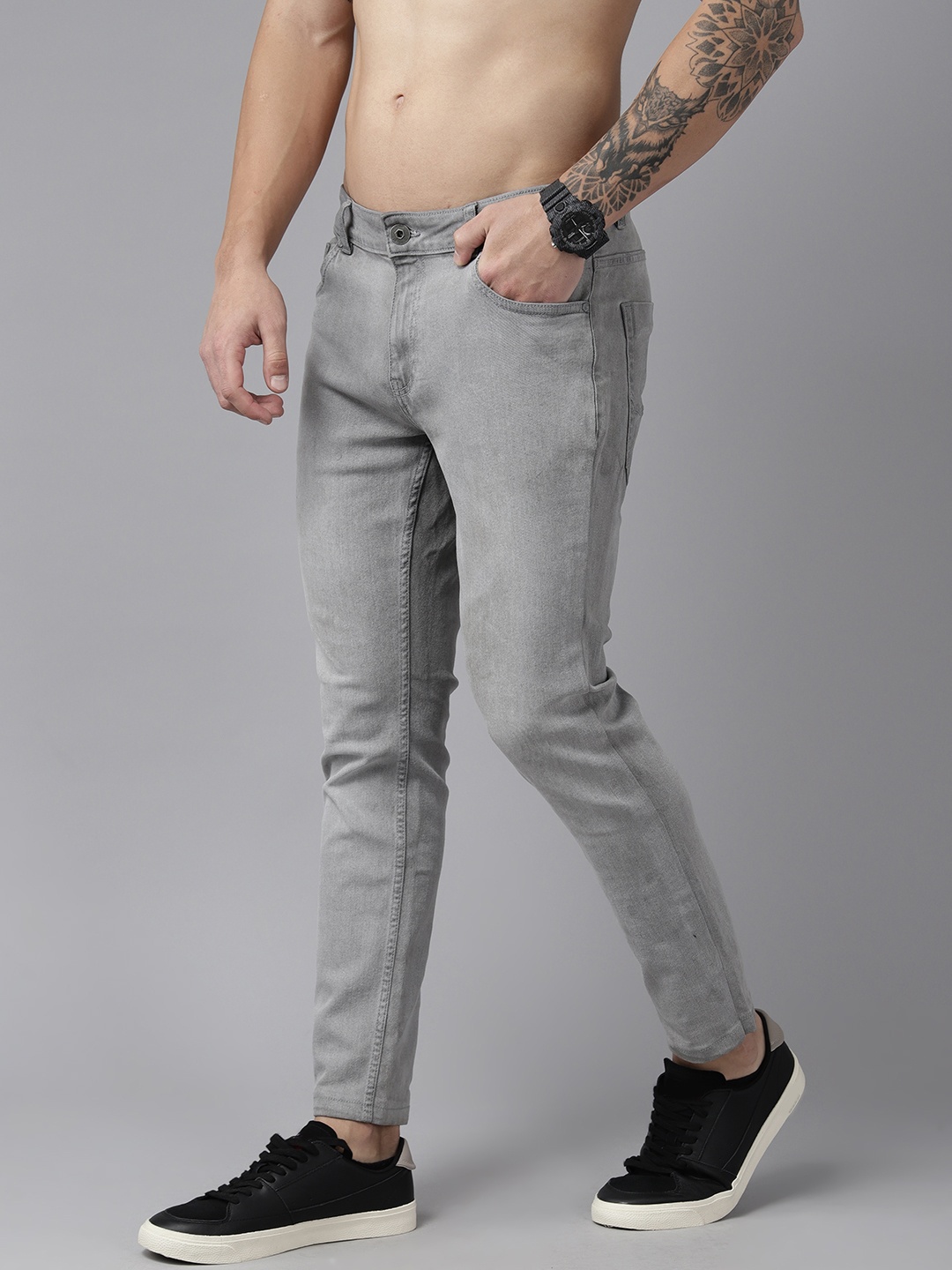 

The Roadster Lifestyle Co. Men Slim Fit Light Fade Stretchable Jeans, Grey
