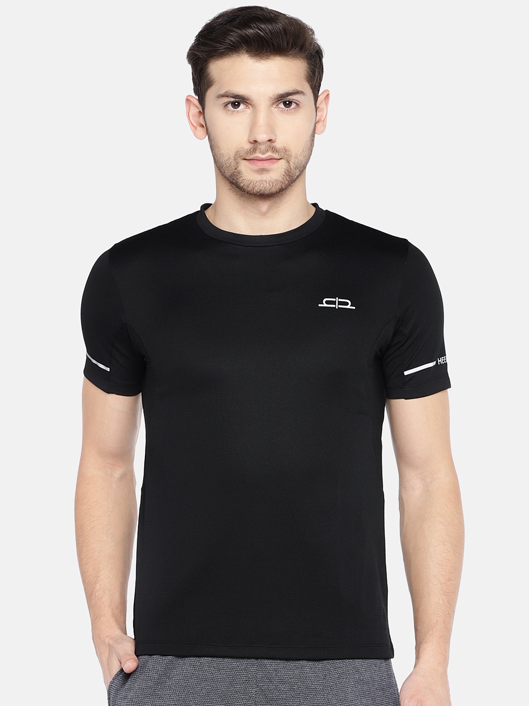 

Heelium Men Black Solid Round Neck T-shirt