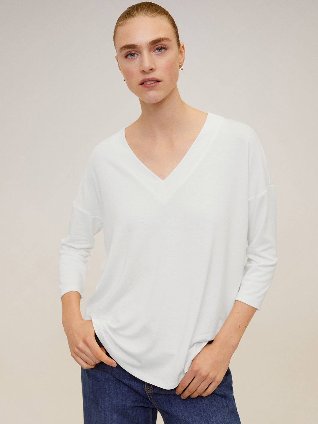 

MANGO Women White Solid V-Neck T-shirt