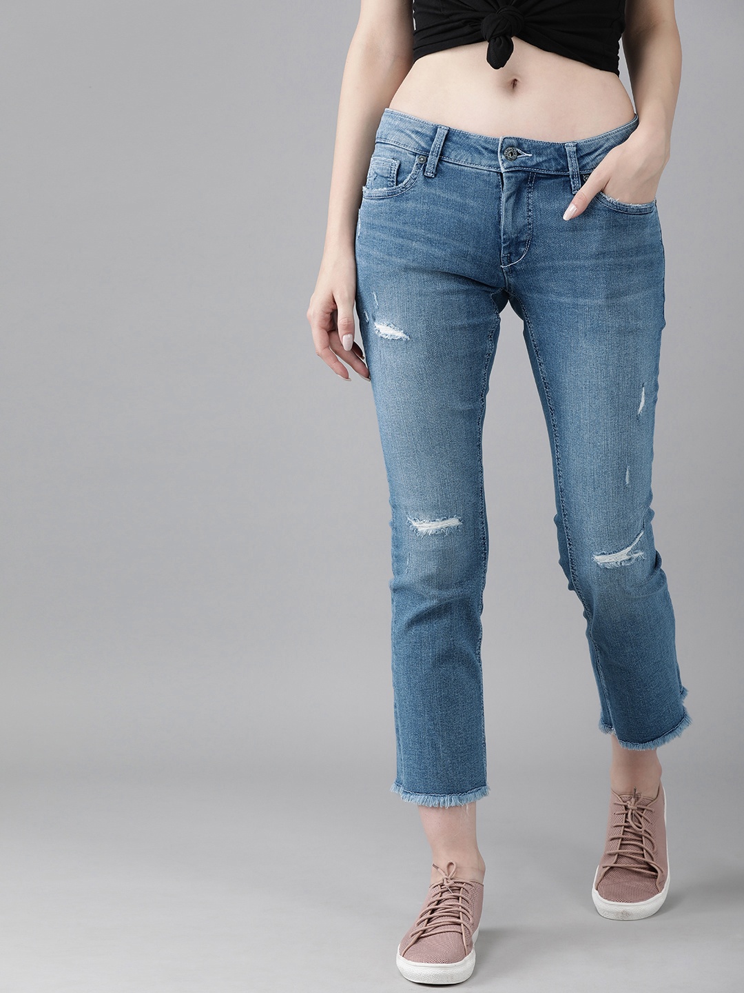 

Pepe Jeans Women Blue Molly Slim Fit Low-Rise Mildly Distressed Cropped Flare Jeans